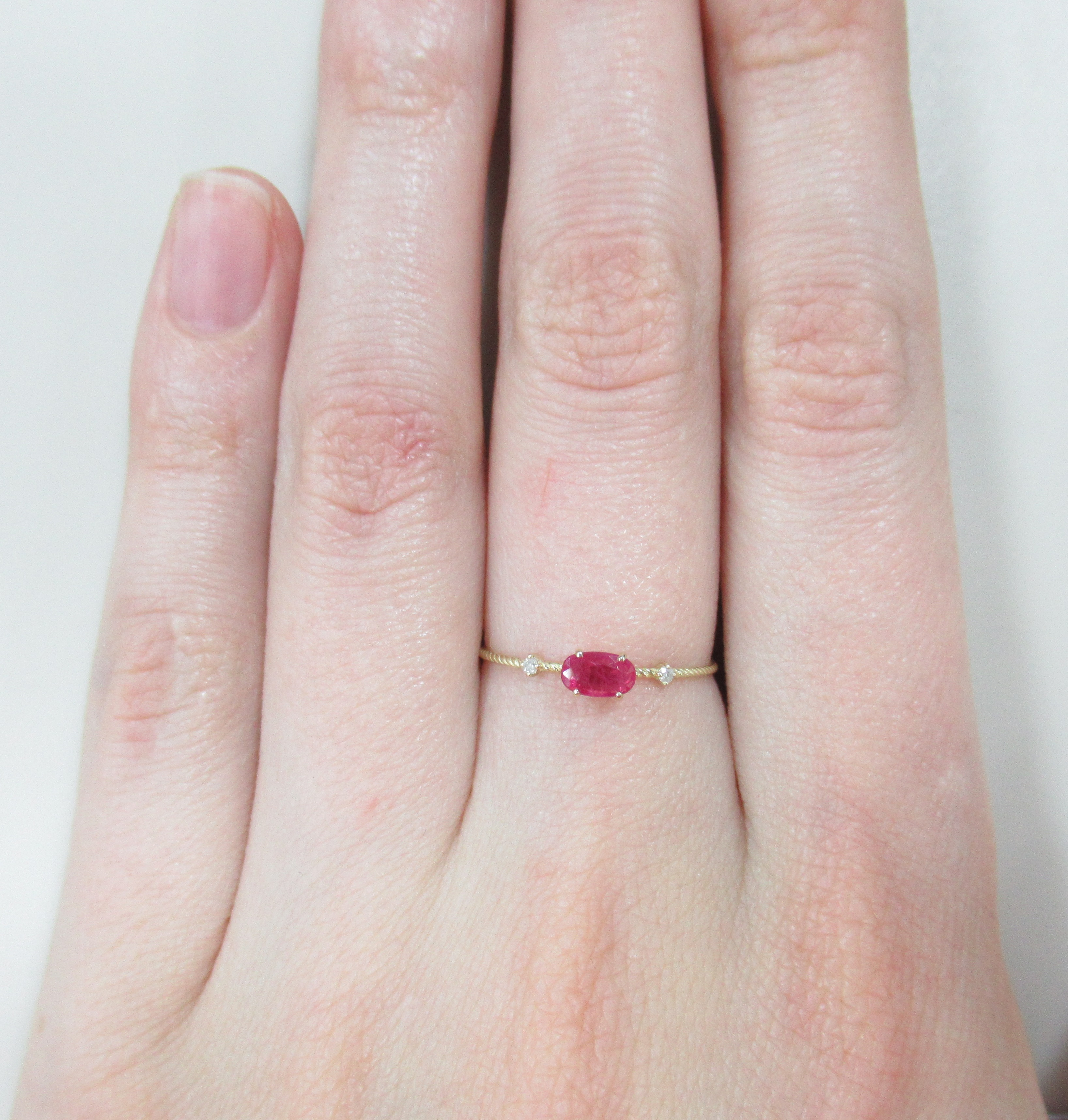 Кольцо из желтого золота с рубином